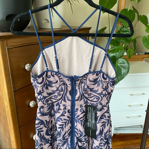 NWT | BCBGMAXAZRIA | Mauve Embroidered Dress - Picture 6 of 8